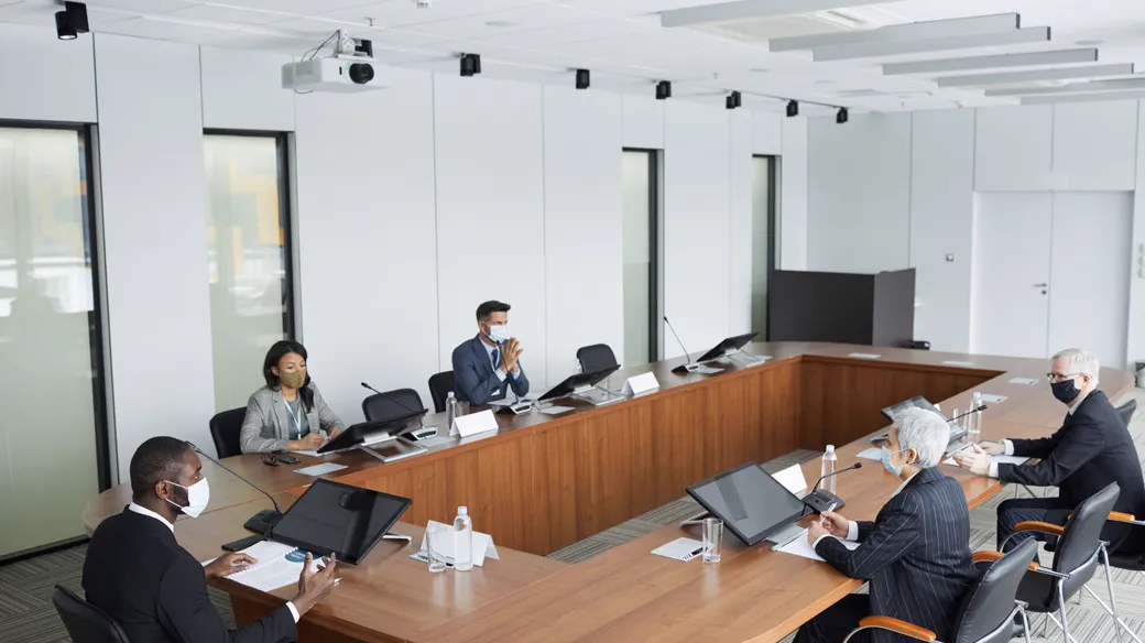 Doanh nghiệp họp rà soát số liệu chuẩn bị quyết toán thuế cuối năm