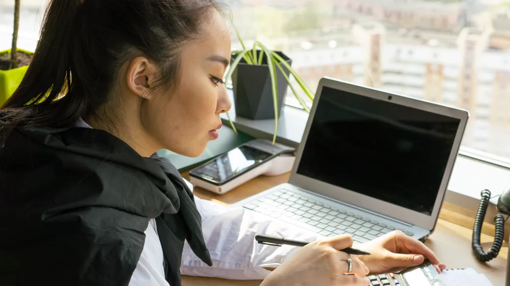 Kế toán đăng ký sử dụng hóa đơn điện tử cho doanh nghiệp mới trên máy tính